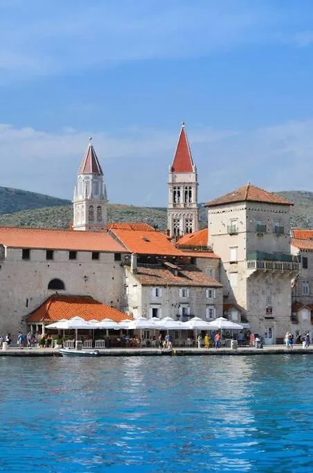 Studio Apartman Ivan Trogir 0*,