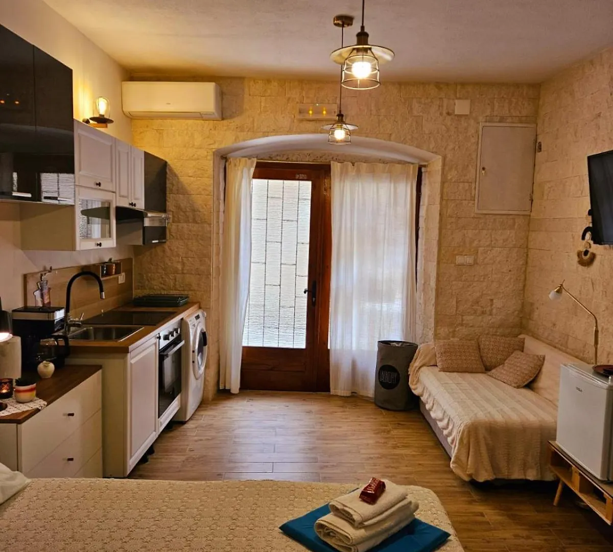 Studio Apartman Ivan Trogir 0*,